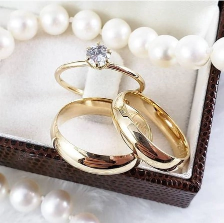 Par Alianças Espírito Santo Ouro 18k - 4mm