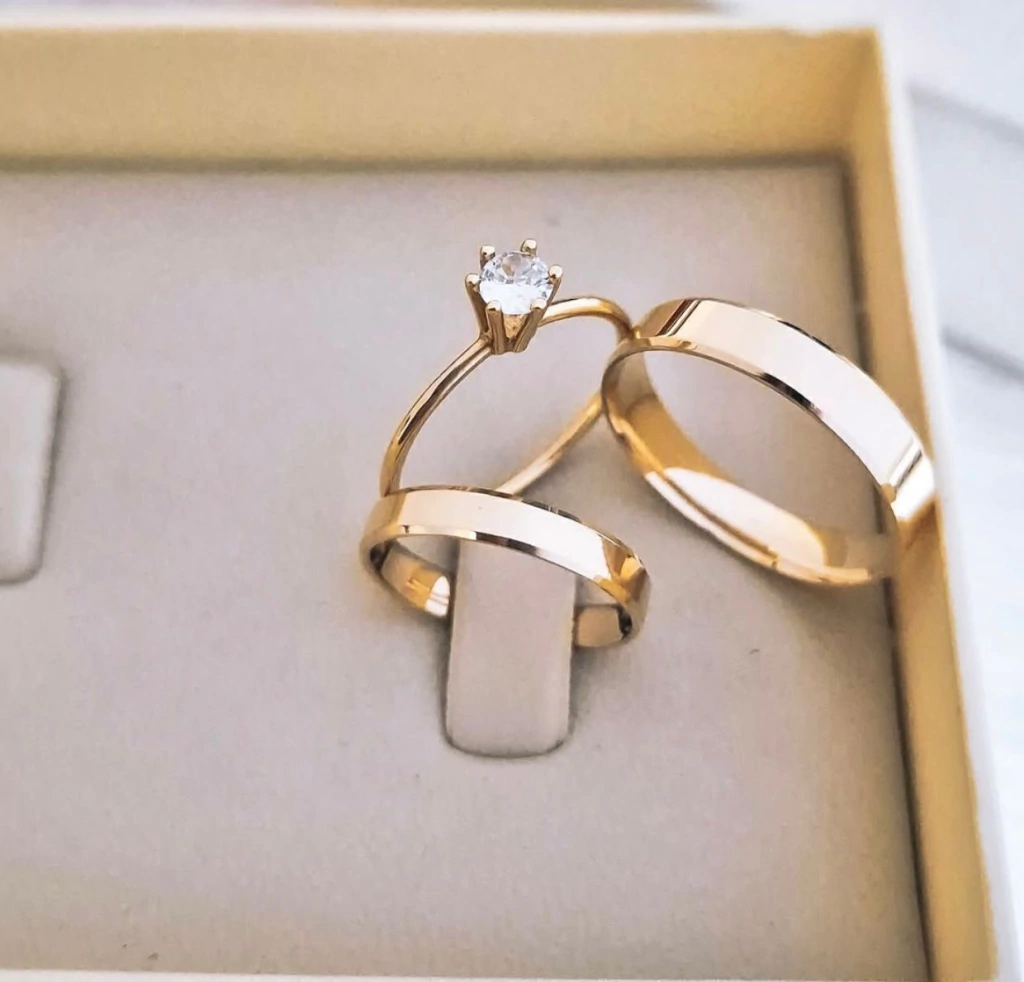 Par Alianças Colorado Ouro 18k - 4.5mm